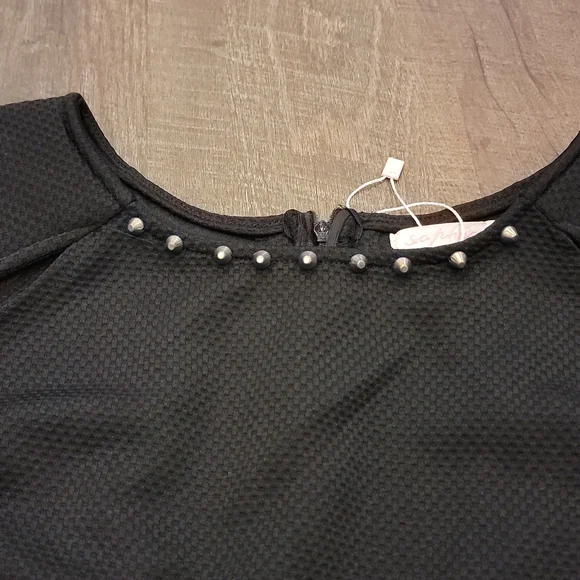 Women's black dress. - Picture 5 of 10